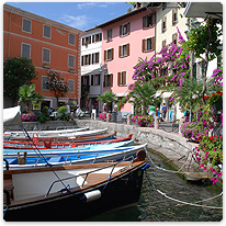 Der alte Hafen von Limone limone, gardasee